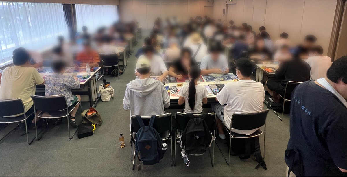 Toreca_connect's tweet photo. 【トレコネポケカフェス】

改めてご参加頂いたみなさま。
ご協力いただいた方々。
ゲスト参加頂いた北野さん。

皆様に改めて感謝申し上げます。

今日1日を通して
大人も子供もみんなが楽しく
真剣勝負している様子を見て
カードショップを開いて本当に
良かったなと思いました。

純粋にカードを楽しめることが
本来のカードゲームだと
改めて感じた1日でした。

お陰様でトレカコネクトは
たくさんの素敵なお客様と
子供達に支えられてます。

外部の方が見たら身内で
楽しんでるように見えるかもしれません。

ですが、自信を持って言えます！
トレコネの環境はカードプレイヤーを
繋ぐことのできるパワーを持ってます！

1人でも、友達とでも、家族でも
たくさんの人がトレコネで
カードを通じて仲良くなってもらえたら
とても嬉しく思います。

本日は最高の1日を
ありがとうございました。

今後ともトレカコネクトを
よろしくお願い申し上げます。

店長より

#トレカコネクト
#南浦和
#カードショップ
#ポケカ
#埼玉
#大会