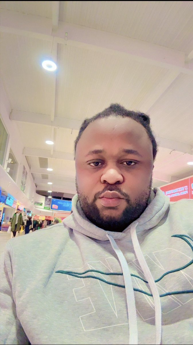 boye4christ2006's tweet photo. Let’s have a picture of you in an AIRPORT. 

I’ll start with mine. 

Luton Airport, Luton, UK 🇬🇧. https://t.co/qJvWynt8cT