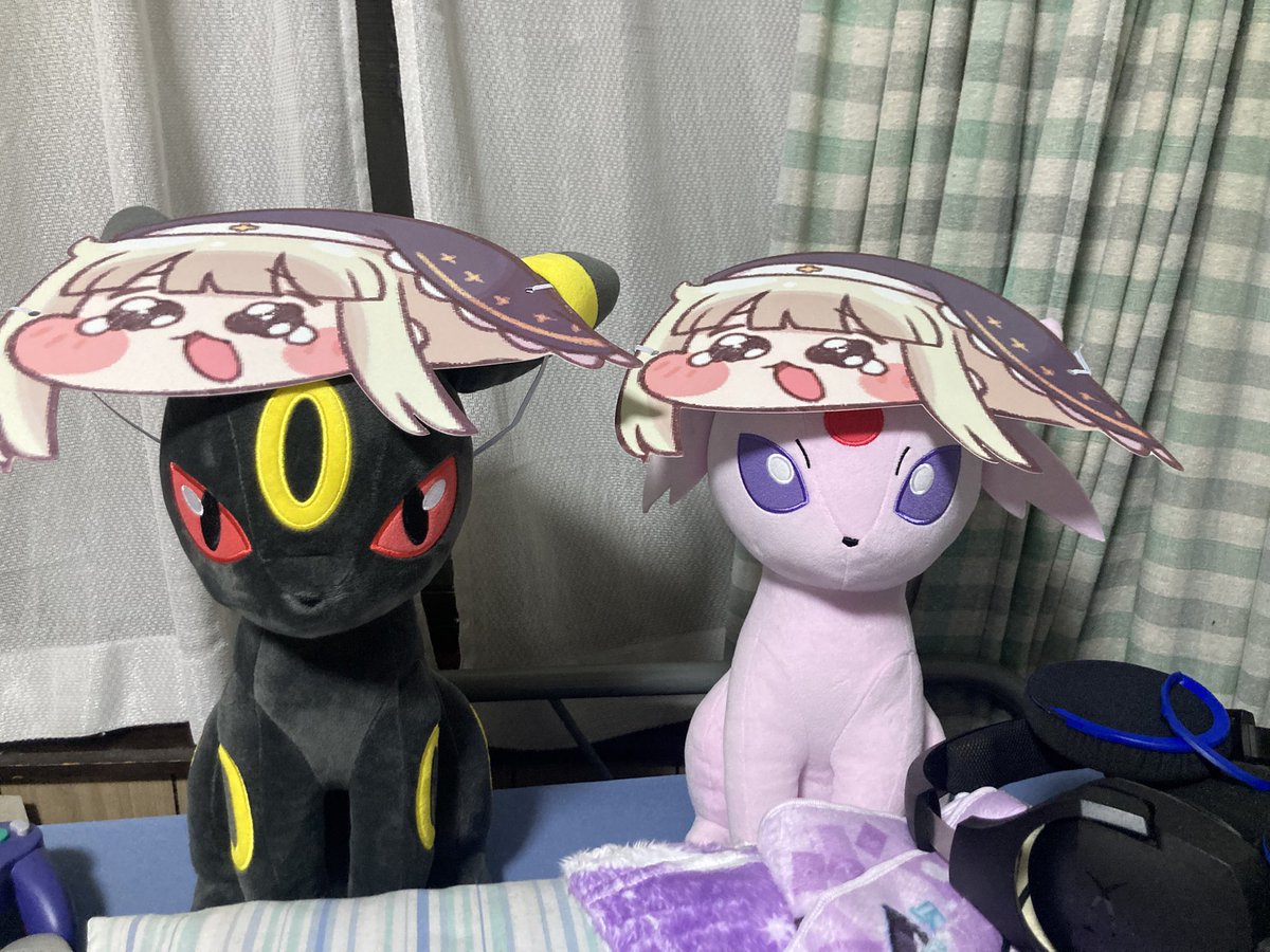 BLADE_TRIFLE's tweet photo. コミケで貰ったスピキの置き場所に悩んだ結果 https://t.co/CTgfAo0enS