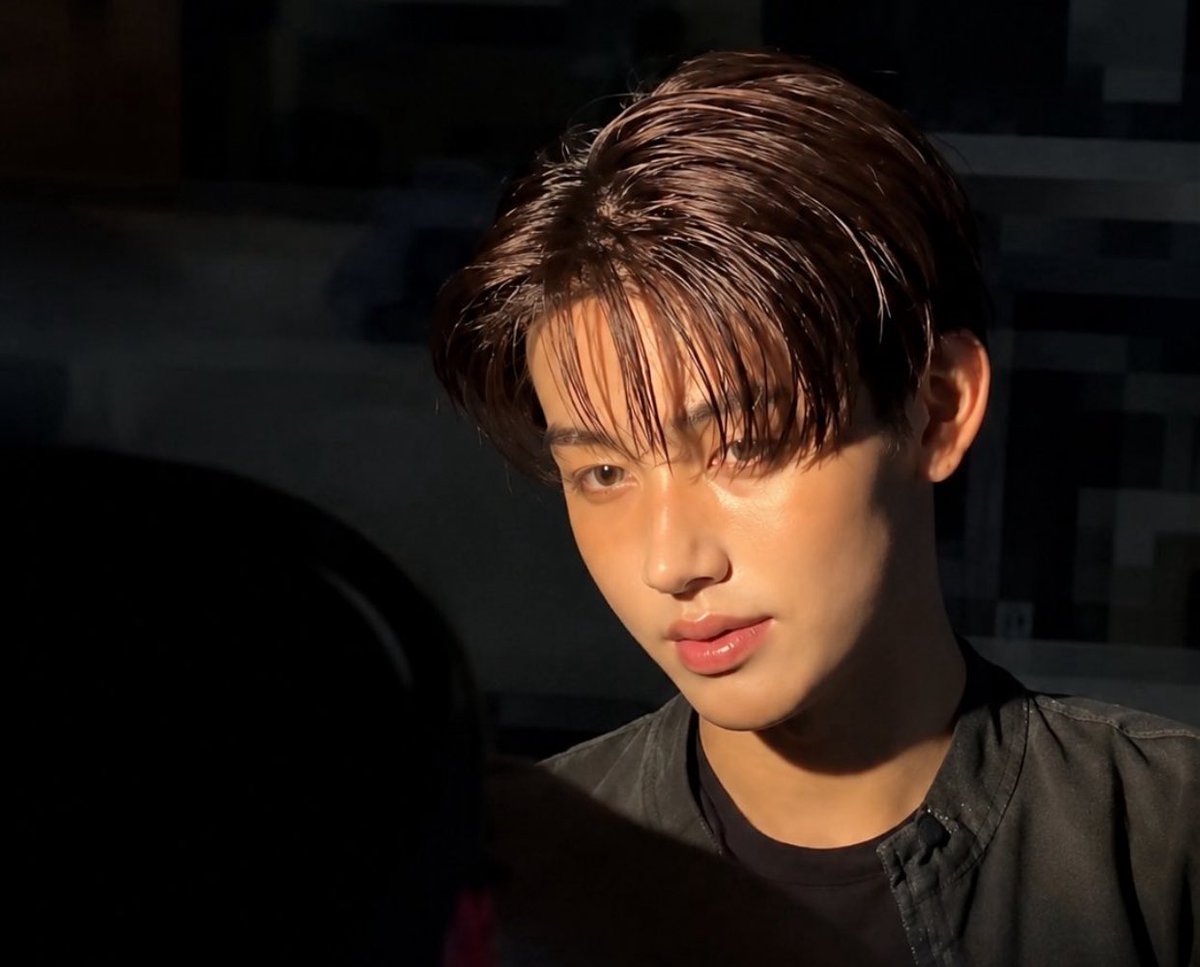 Roroixg's tweet photo. EOM SEONGHYEON FACE CARD https://t.co/qc3BcdN8WK