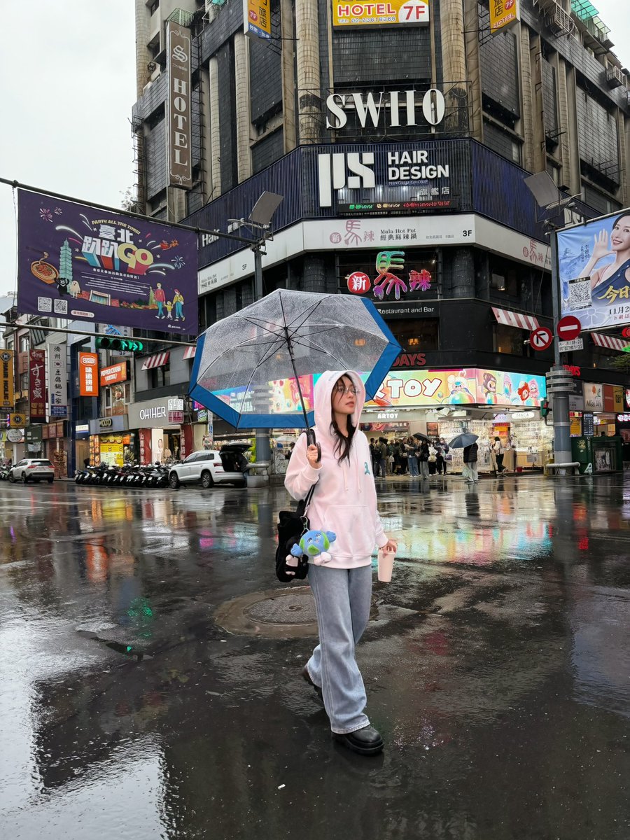 Lookkaeww_k's tweet photo. Caught in the city. 🏁 

OUR JOURNEY WITH LK 16
#lookkaewkamollak https://t.co/vQpcqjFoQr