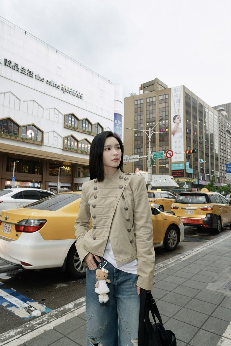 Lookkaeww_k's tweet photo. Caught in the city. 🏁 

OUR JOURNEY WITH LK 16
#lookkaewkamollak https://t.co/vQpcqjFoQr