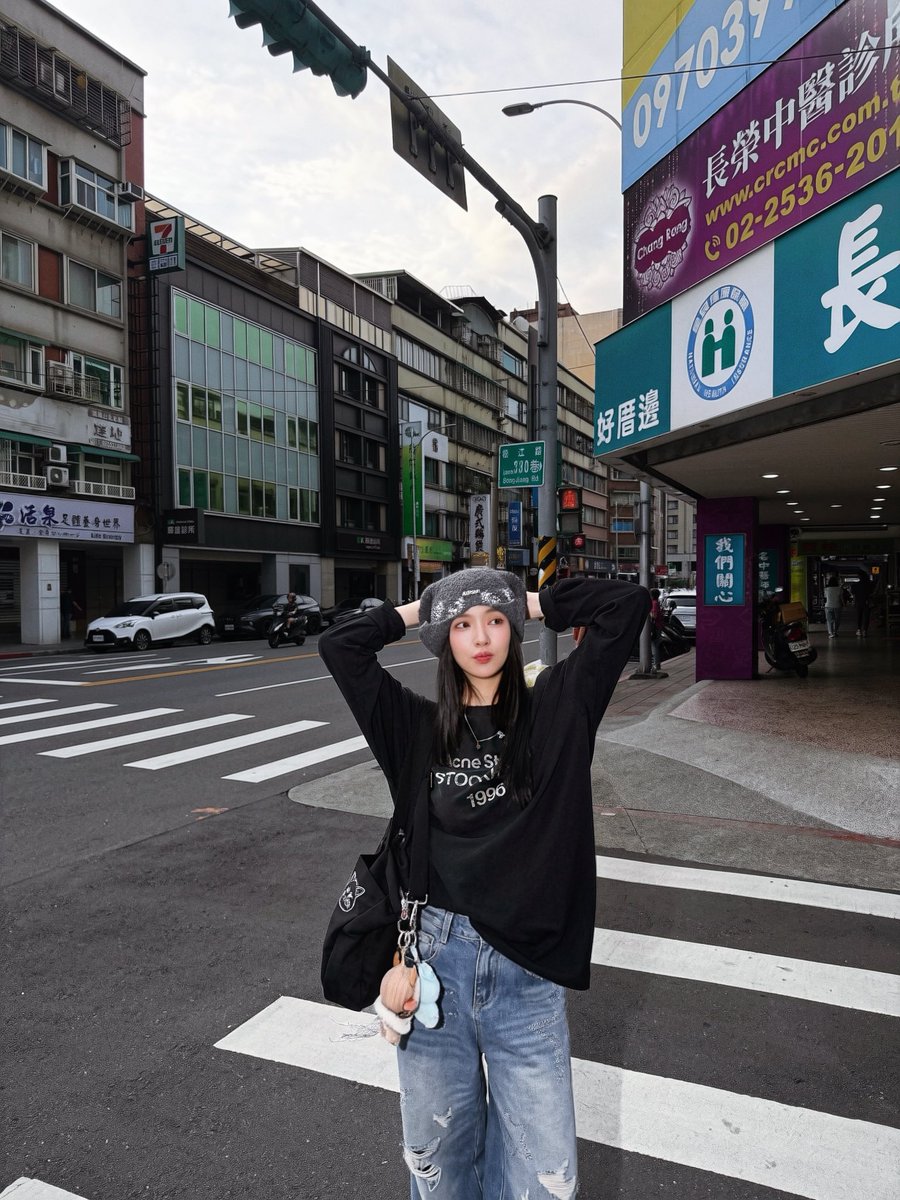 Lookkaeww_k's tweet photo. Caught in the city. 🏁 

OUR JOURNEY WITH LK 16
#lookkaewkamollak https://t.co/vQpcqjFoQr