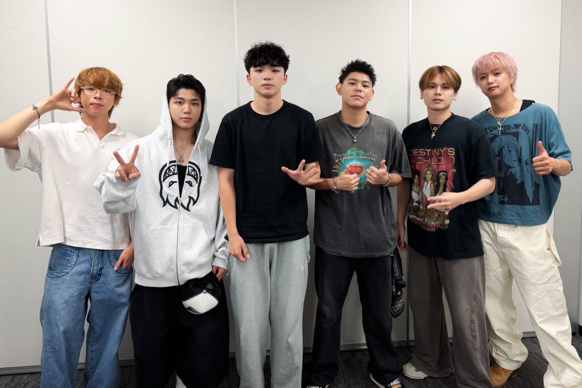 BEFIRSTofficial's tweet photo. [You're My "BESTY" #73] #ユアマイ

祝プレデビュー5周年！公開生配信
Thank you for watching ☀️

#HAPPYBESTYDAY #BF_Predebut5th
#YoureMyBESTY #YMB
#BEFIRST #BESTY https://t.co/50IXHshGD4