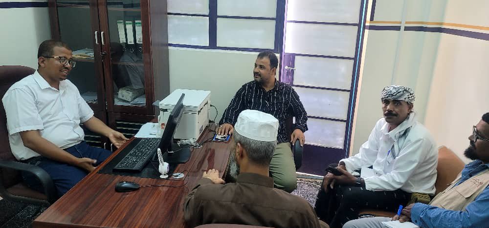 wadidoanorg's tweet photo. زار الأستاذ صلاح عمر ياطويحنة رئيس مؤسسة وادي دوعن للتنمية مدير مكتب الصحة العامة والسكان بمديرية دوعن الأستاذ حامد عقيل الصافي وتفقد سير العمل في وحدة أمل دوعن لإعطاء العلاج الكيماوي وتعرّفا على مستوى الخدمات التي تقدمها الوحدة للمرضى. https://t.co/TeDYxpl40s