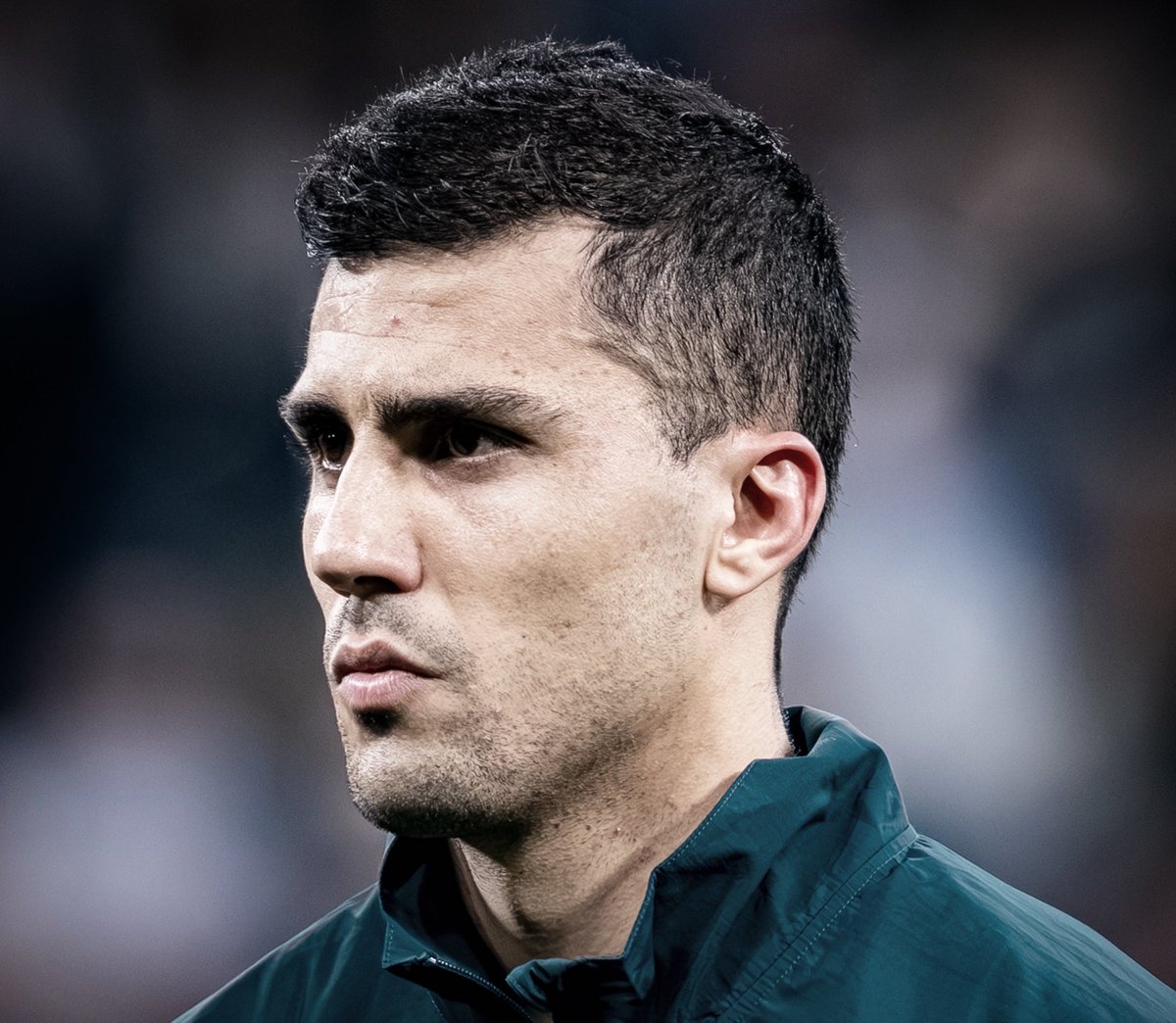 FabrizioRomano's tweet photo. 🚨❌ Rodri did not travel with Manchester City squad for Community Shield, @Jack_Gaughan reports.

The negotiations with Barcelona remain well underway to get it done soon. 🔵🔴🔛 https://t.co/XPGcabJ7q0