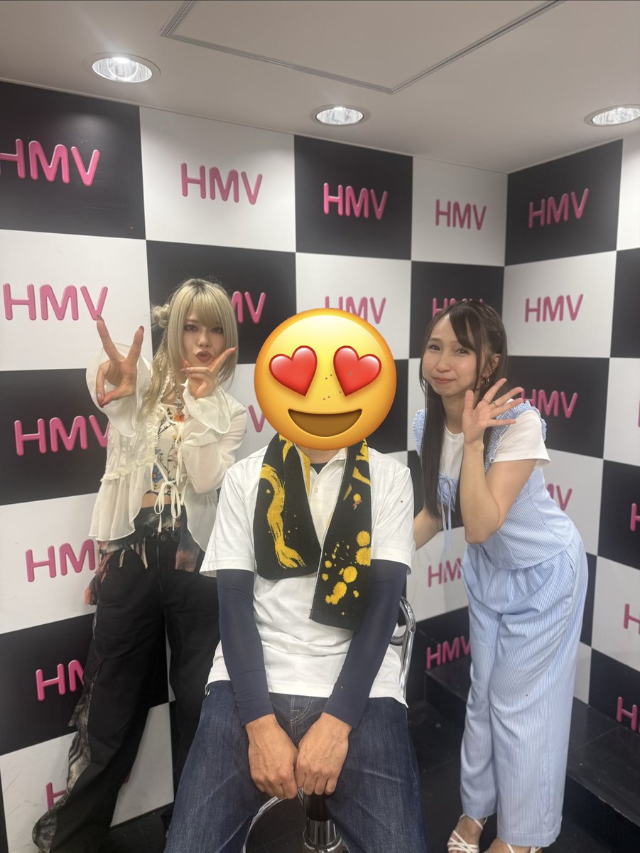 MotoIwane's tweet photo. 二人見た瞬間心の声が漏れ出した。『うわっメッチャ綺麗』
FCK『でも携帯アンジーだよね?💢』Fuki『あっ本当だアンジーだ💢』ごめんなさい。
#DOLLSBOXX
#FチョッパーKOGA
#Fuki https://t.co/n40hhxumXB