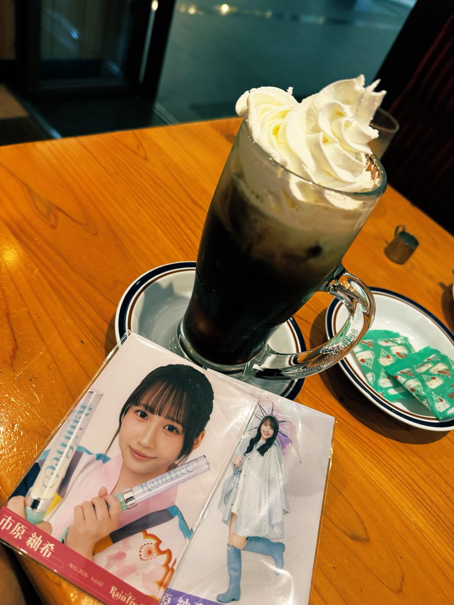 morimarimo21's tweet photo. 今日！RainTree！名古屋2日目ラジオイベ！遠征泊まりとか久々な気がするっ！コントだったりライブたくさんだったりと満足した！握手はいちひなた！ひなたとは数回目だけど飛鳥ちゃんの話して楽しかった！いちはなんか楽しそうだった！ライブで煽られた！また名古屋来てくれよなっ←

#紬吉 https://t.co/hfbvTAX79Q