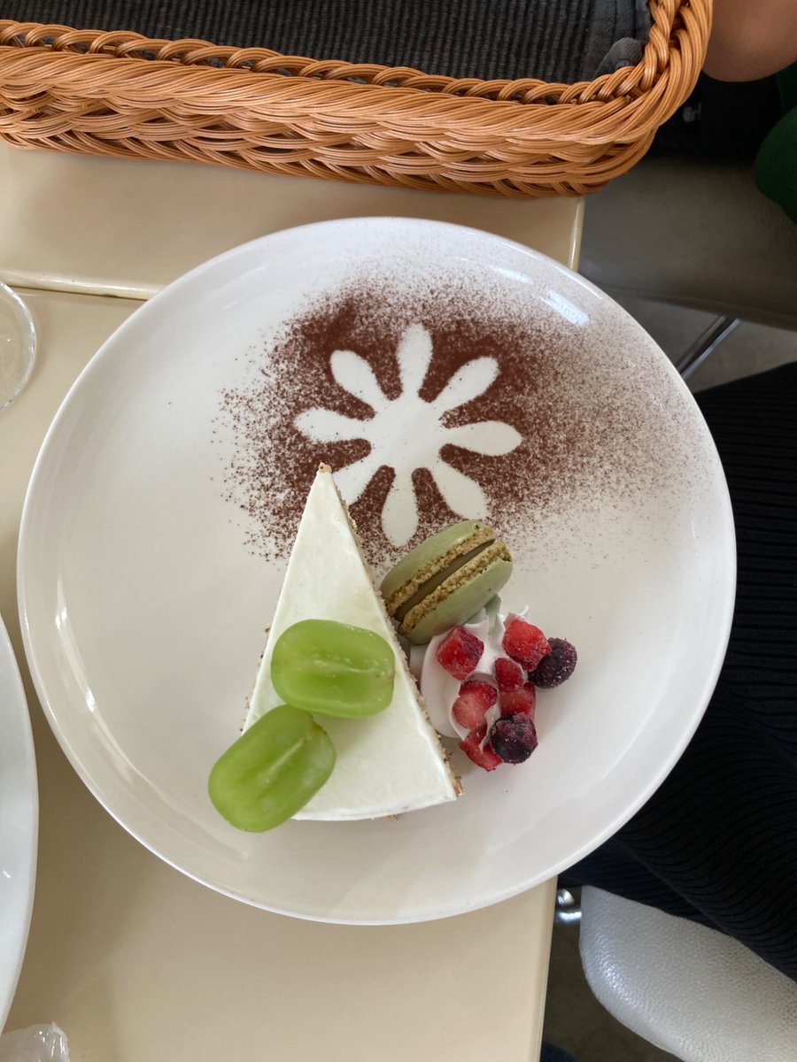 qpsdlSY4PM6pmUg's tweet photo. さらにラバーズカフェの続き https://t.co/JUAKb1XG8W