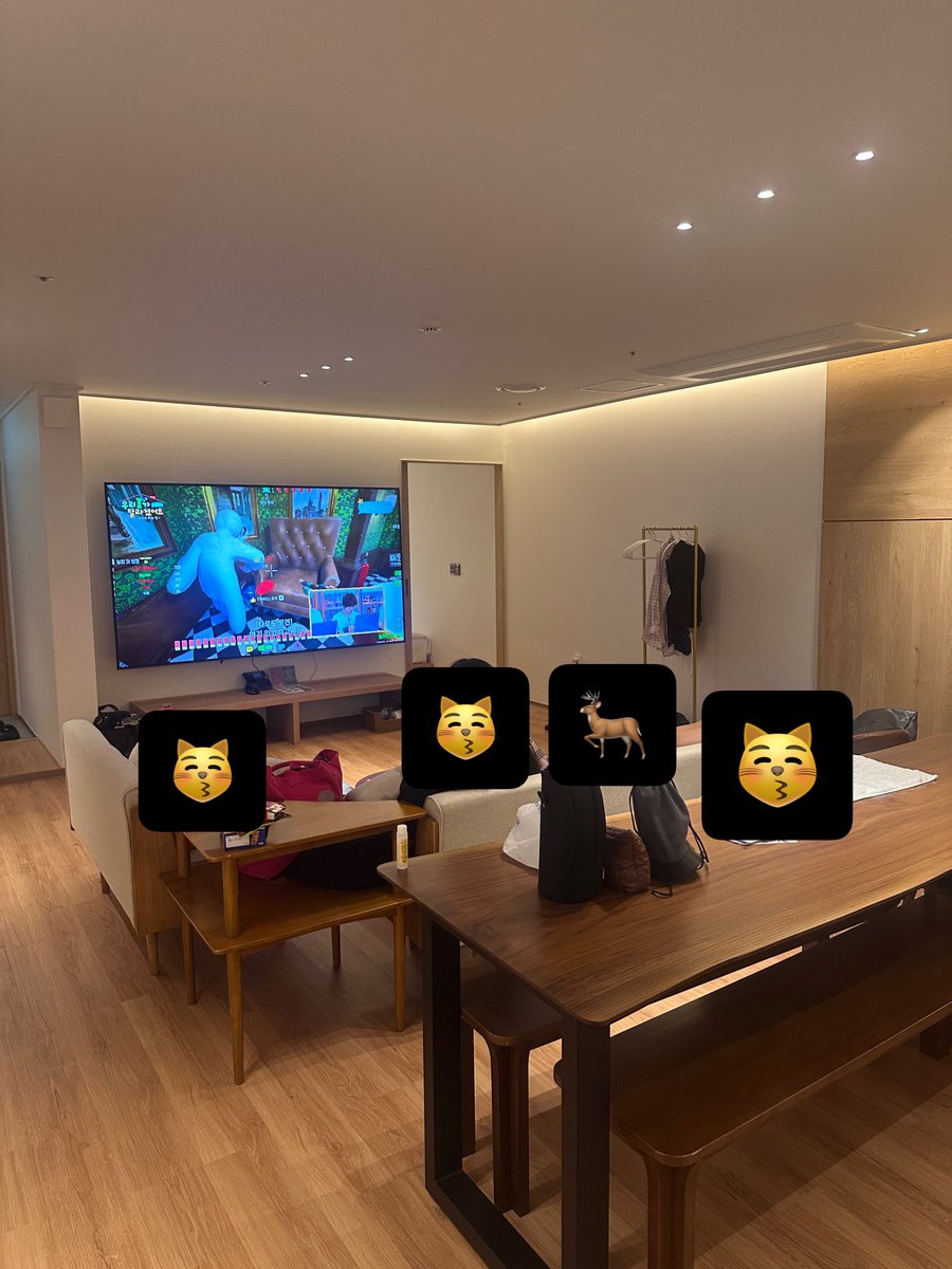 nvxnzy's tweet photo. 부산 ㅈㄴ 좋은 추억으로 남은 이유
5명이서 찍먹한 숙소가 진짜 개좋앗음
파티룸 크기라 티비 개크고 거실 ㅈㄴ 넓고 2인 침대 5개나 잇어서 넓게 잠
그리고 무엇보다 해운대 바로 앞이럿음 https://t.co/vZYFJKEhvB