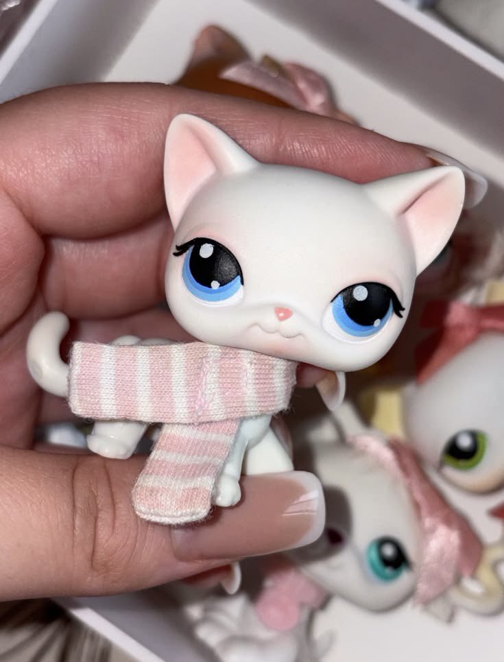 behindthenaua's tweet photo. making a character from an lps because I can https://t.co/HFGpBE5PxH
