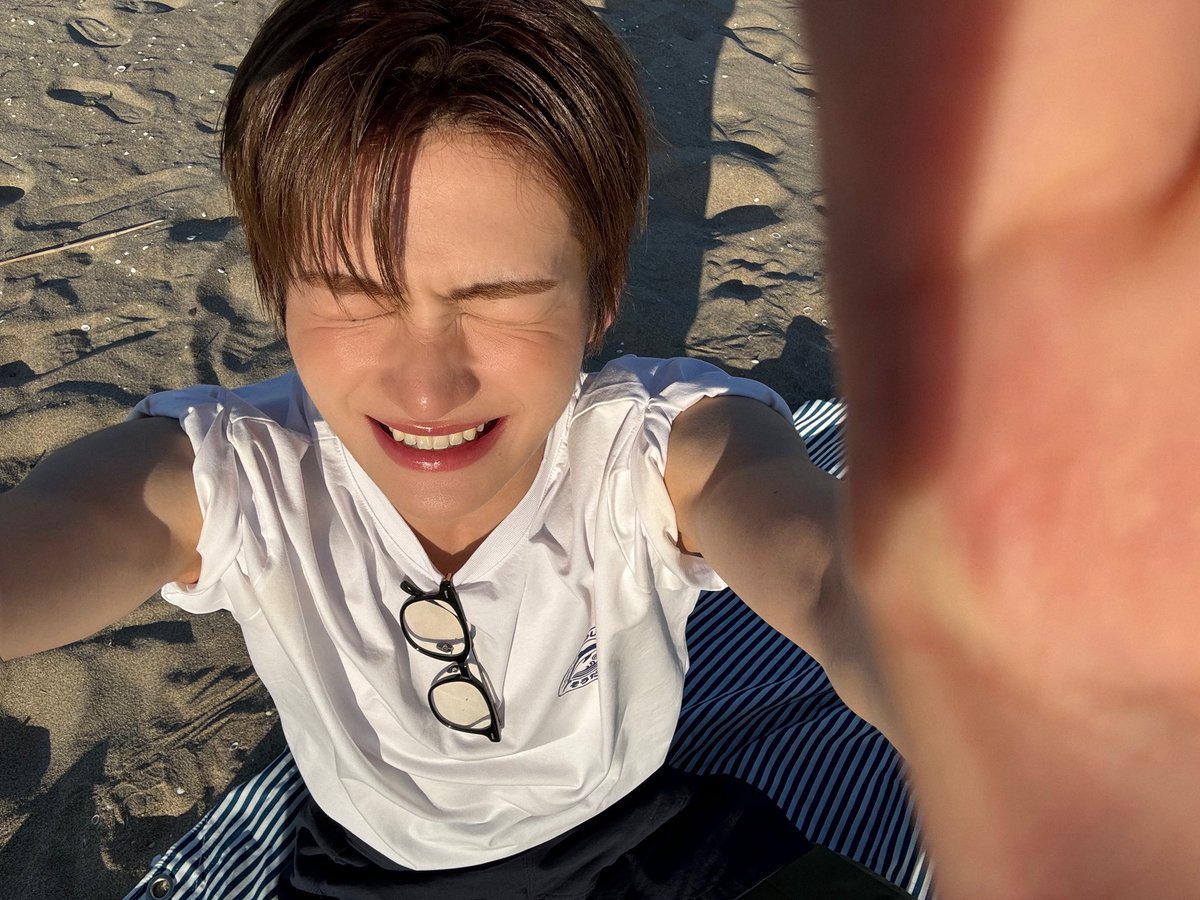 hhzlovers's tweet photo. 어웅ㅠㅜ웃는거짱귀여워ㅠㅠ https://t.co/fGA2Xnt1nS