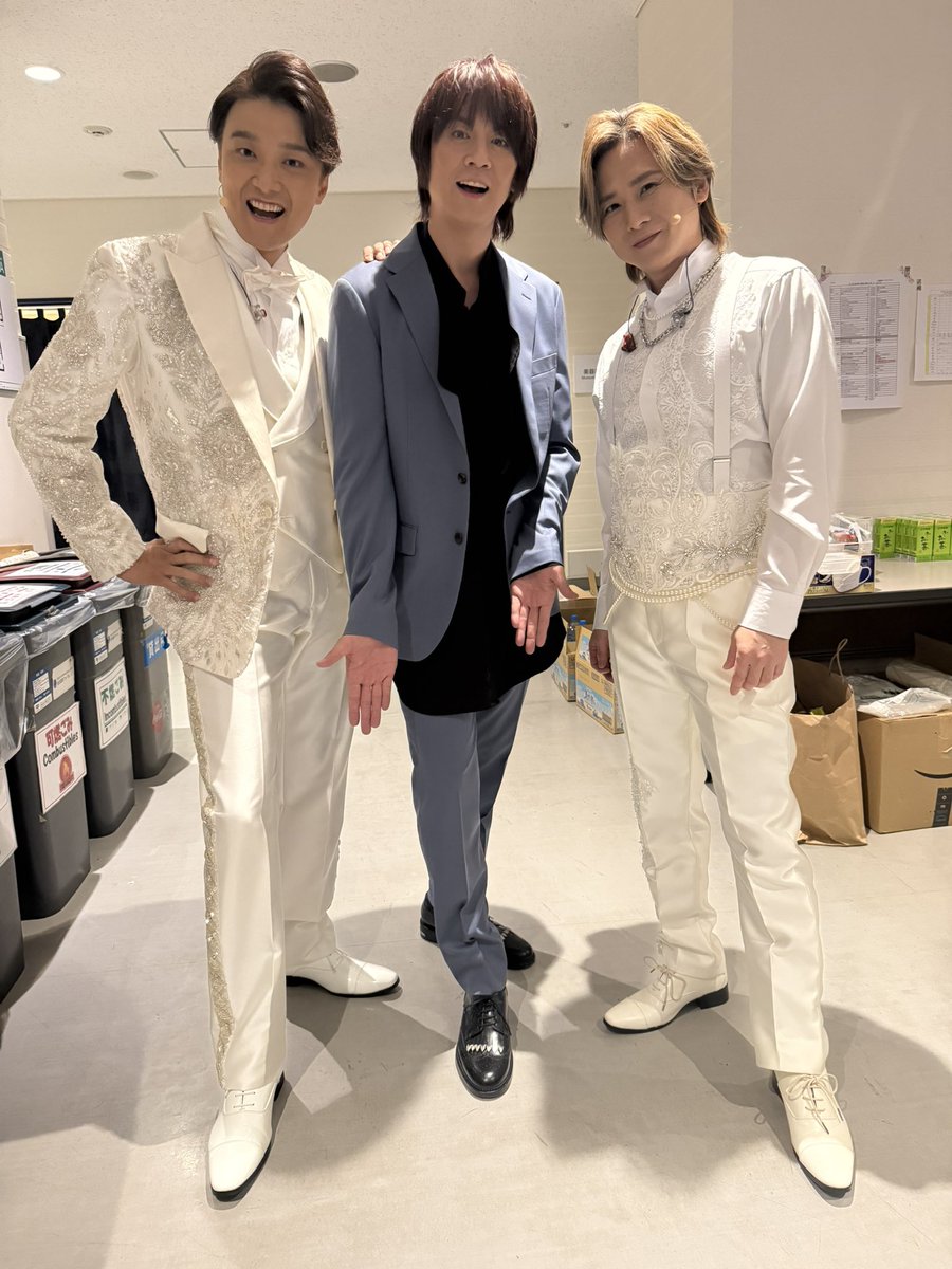 Kenji_Staff's tweet photo. 浦井です！
エンタメのお手本であり、憧れである堂本光一さんと！
全ての人に愛がある偉大な方だと思います！
芳雄さんとのお二人の絆は本当に素敵で、尊いものですね！
帝劇コンサート、各地でさらに盛り上がりますね！応援してます！！
#堂本光一 さん
#井上芳雄 https://t.co/ptVz2EmgrY