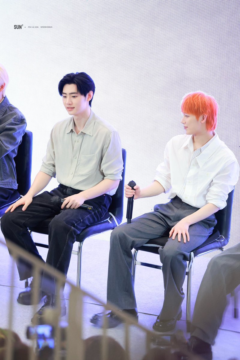 mychusun's tweet photo. 🖤🧡🖤🧡🖤🧡🖤🧡🖤🧡🖤🧡🖤🧡 https://t.co/Wlu4wNHDSm