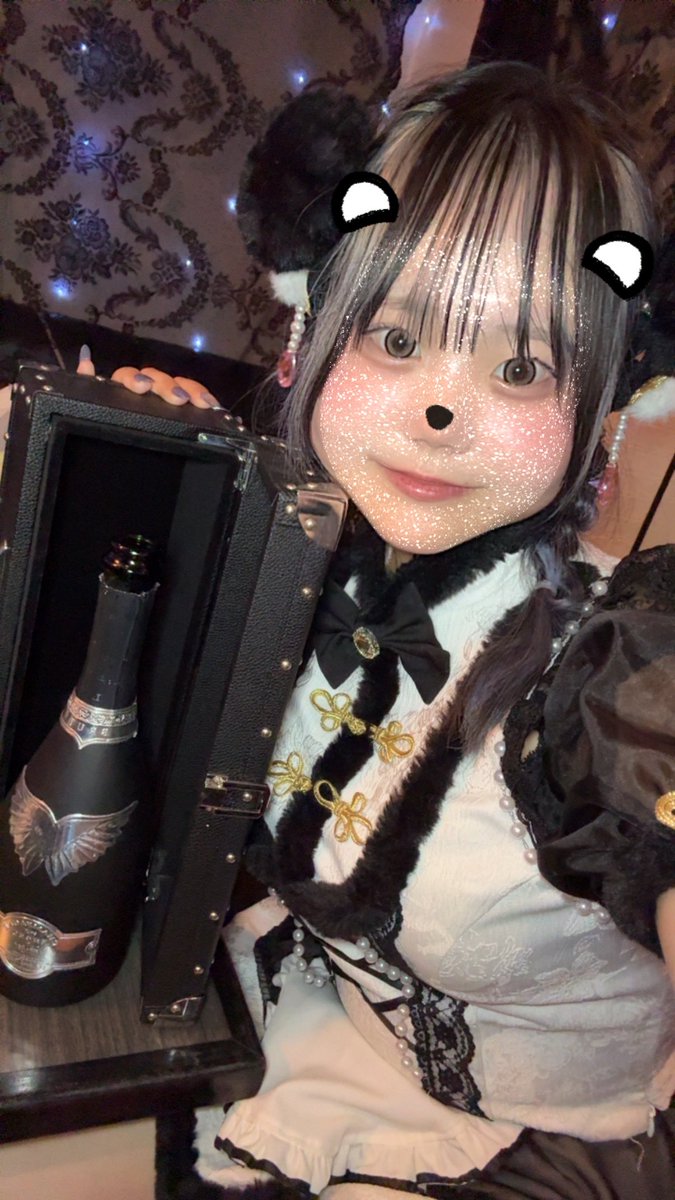 nellxx___'s tweet photo. 昨日はたくさんありがとうございました、お礼リプにあります、写真4枚しか載せれなかったから、残りはいんすたのハイライトにあります https://t.co/ztip4Jm3Oo