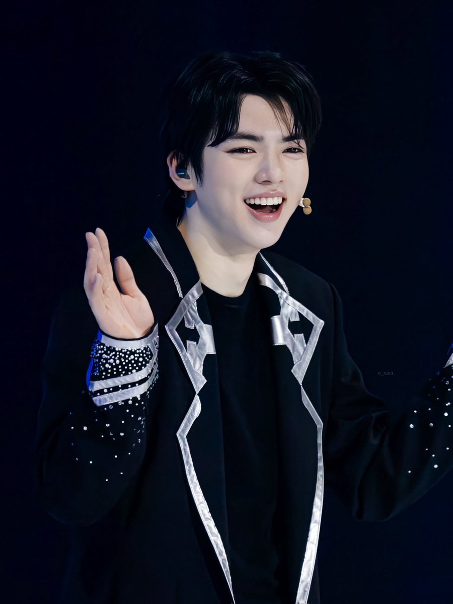 o_n2ul's tweet photo. #나혼자만레벨업onICE #차준환 #JunHwanCha 

 햇살 남주 차주나☀️ https://t.co/6nxQr0cPr4