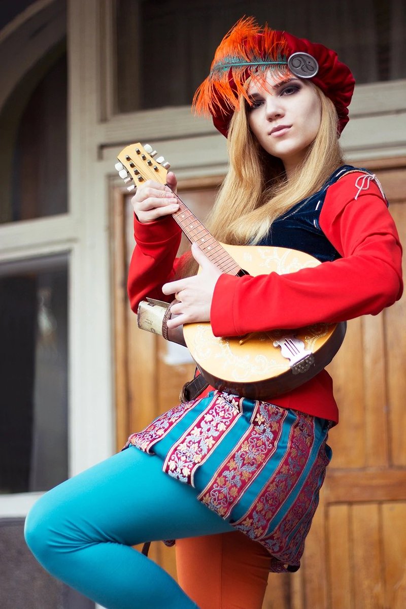 GotyeMasha's tweet photo. I decided to look back at some of my photoshoots from The Witcher universe🧡
My very first cosplay was Priscilla 🦆
This was my first cosplay photoshoot as an adult, I was very shy and had no idea how to hold the mandolin properly 😭

#witcher #witcher3 #tw3 https://t.co/0SgJyK6HQW