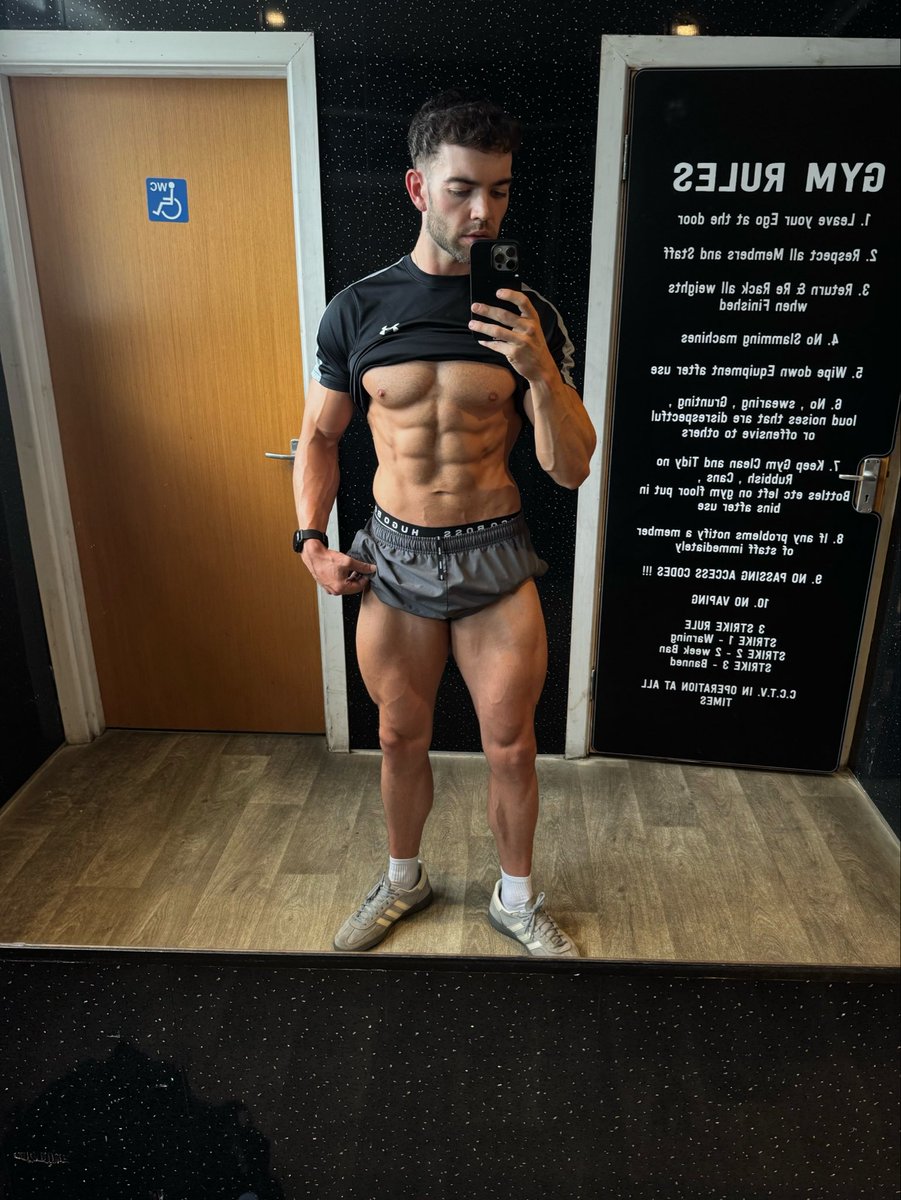 jme_ire's tweet photo. Love hate relationship with leg day https://t.co/5LHp6C57RG