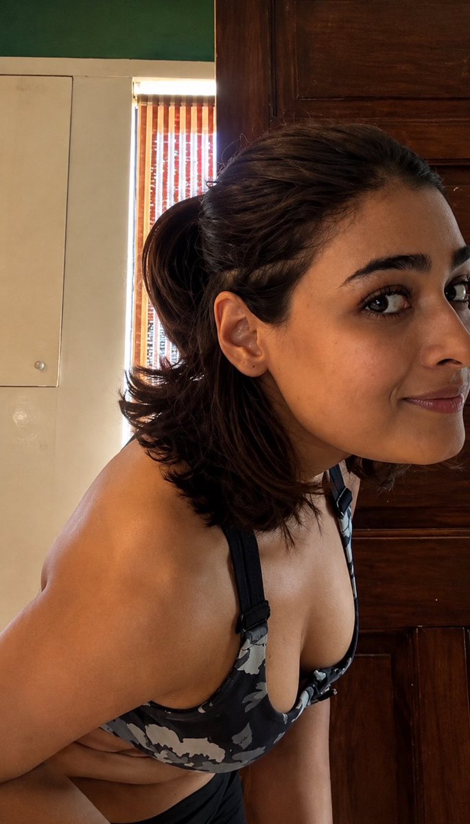 starcrush4K's tweet photo. Shalini Pandey latest instagram post! 🔥🥵 
#shalinipandey #indianactress https://t.co/UmqxruSYAc