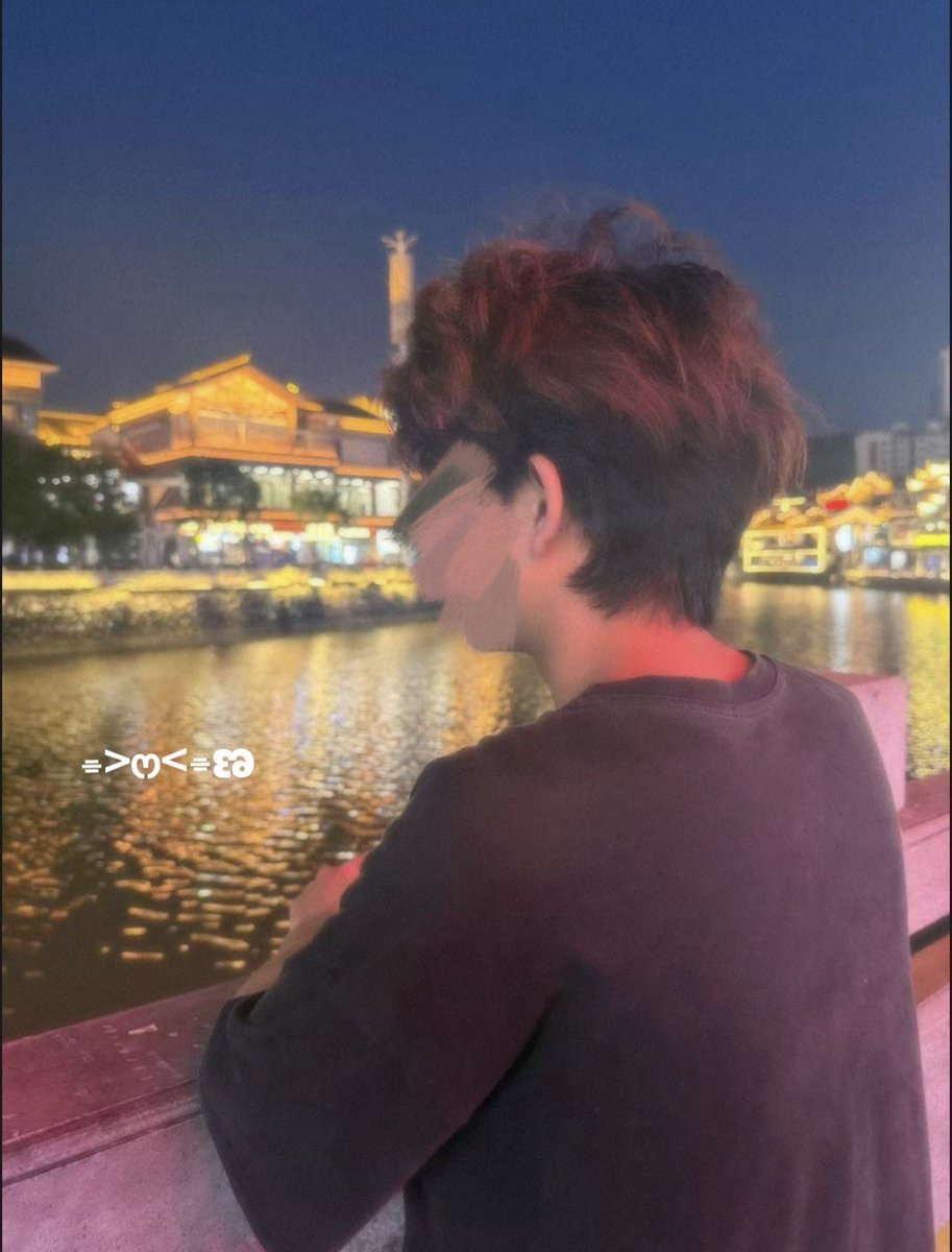 WRong37123's tweet photo. 有没有傻逼来想给你爹当无脑狗的？来崇拜你爹的大臭脚？#贱狗 #直男崇拜 https://t.co/32nh3RmGj1