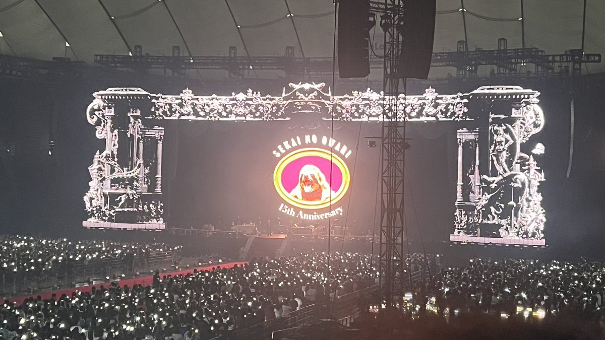 KNT_SKC's tweet photo. ライブ全てを沢山のMVを流していくようにした今回のライブ。というか映画。
MVに没入するということは音楽をちゃんと聴くということ。演出はそれを忠実に守っていた。
作った全映像作品、普通に見たいです。
ライブ映像作品の特典にしてください！
#THECINEMA https://t.co/fThU2J1kGM
