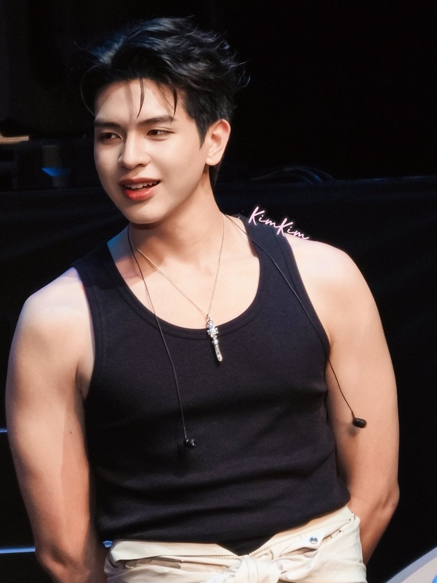 wongchakching01's tweet photo. Handsome Muscle Boy 😎

FOUREVER LAND 1st Fan Meet in Macau 
#Foureverland1stFanMeetinMacau 
#pie_saran  #piegolf
@SaranPie 
#pie_saran https://t.co/atpao7HPum