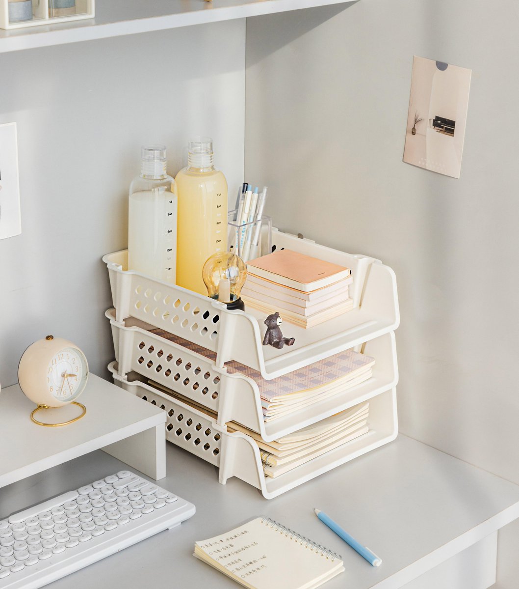 AMLang1234's tweet photo. Tired of messy desks A tidy, organized workspace boosts focus and productivity—try small organizers for stationery, a cozy desk lamp, and a potted succulent for a refreshing touch! https://t.co/fpLzVl05Dr