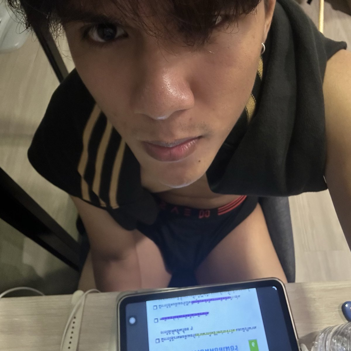 ttharibodeee's tweet photo. reading https://t.co/UXJyYAG1pe
