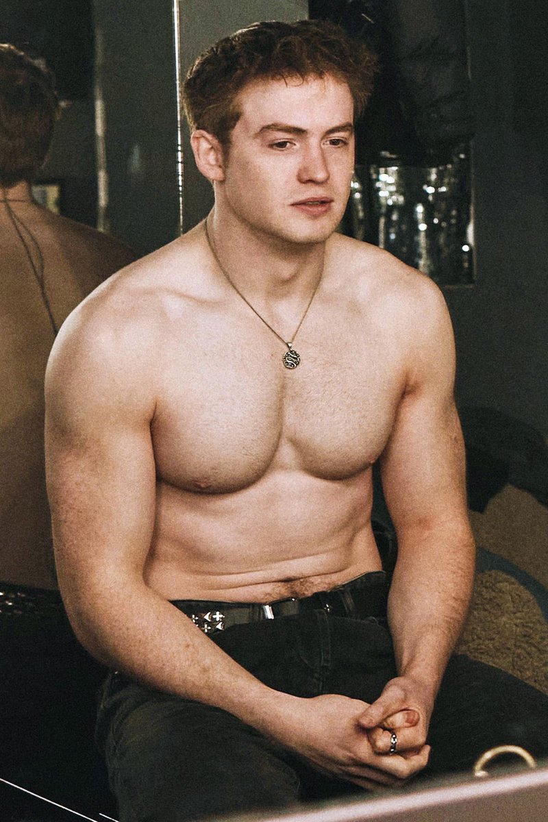 blackchemtrails's tweet photo. are you ready to be a dad, kit connor? https://t.co/ZJ90hCORoR
