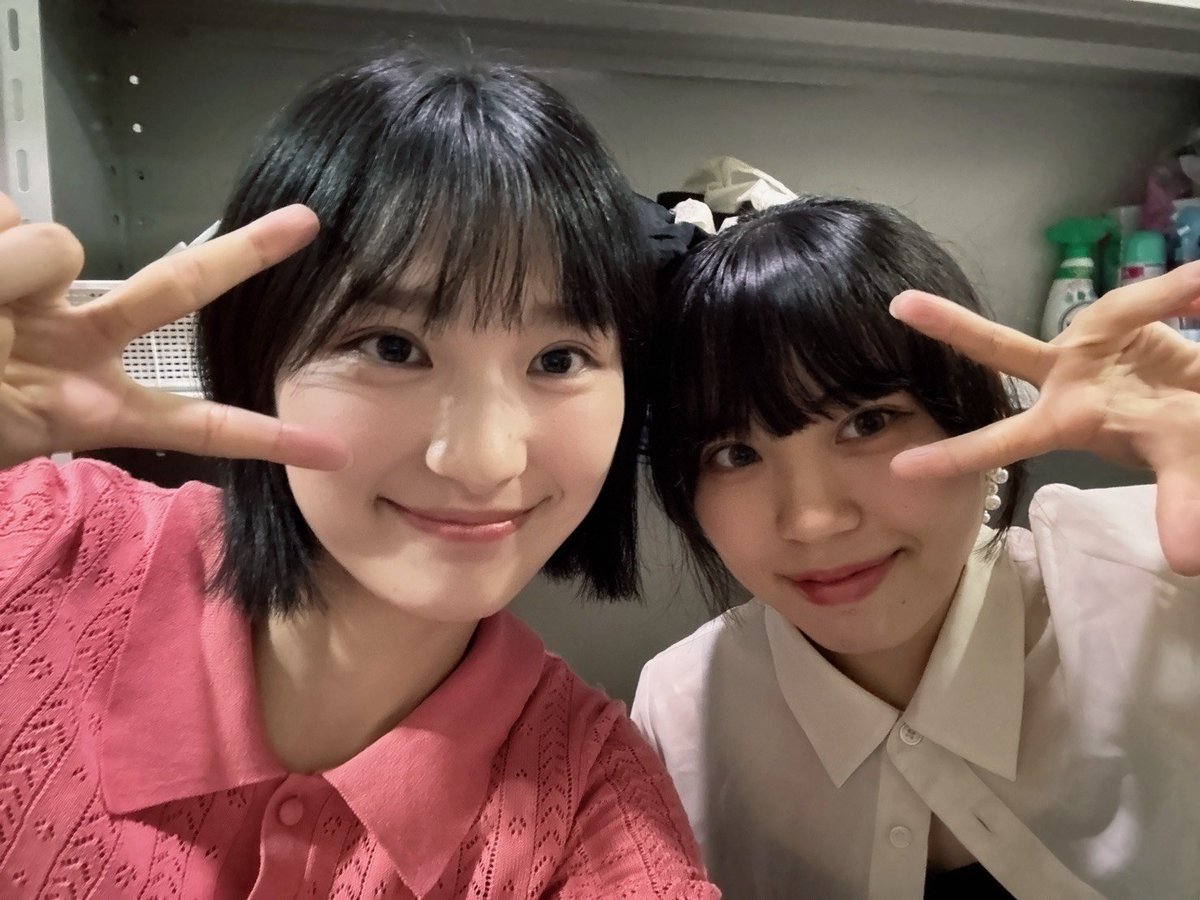 moegi_105's tweet photo. 本日も #上手な映画 お稽古でした！

みんな初めましての人ばかりだったけど、いつの間にか仲良く輪に入れてもらえて、少しずつ座組ができ上がっていくのを感じられて嬉しいです😊

いつも いただいてばかりなので、今日は私から静岡名物うなぎパイを差し入れ!!🥧

もっともっと素敵な作品にします✨️ https://t.co/ekeyiZEGE0