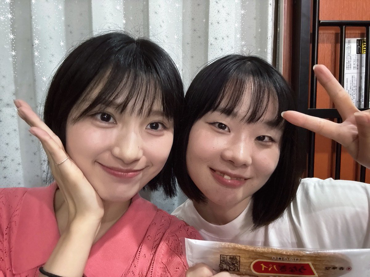 moegi_105's tweet photo. 本日も #上手な映画 お稽古でした！

みんな初めましての人ばかりだったけど、いつの間にか仲良く輪に入れてもらえて、少しずつ座組ができ上がっていくのを感じられて嬉しいです😊

いつも いただいてばかりなので、今日は私から静岡名物うなぎパイを差し入れ!!🥧

もっともっと素敵な作品にします✨️ https://t.co/ekeyiZEGE0