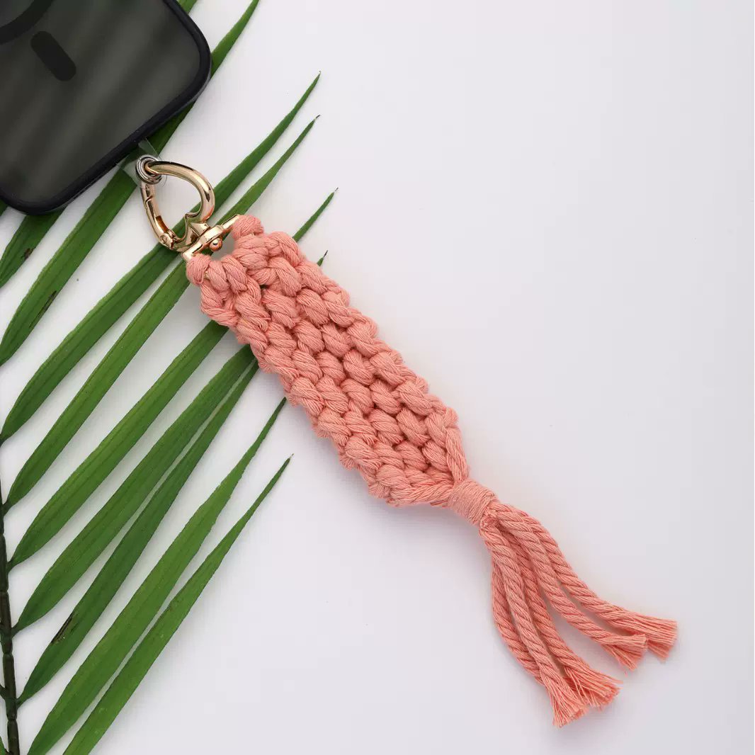 oKontao's tweet photo. Just finished this cute macramé keychain I made from scrap cotton rope! Upcycling + tiny craft win  #DIYCraft #UpcycleProject， https://t.co/K9OhsYbI5i