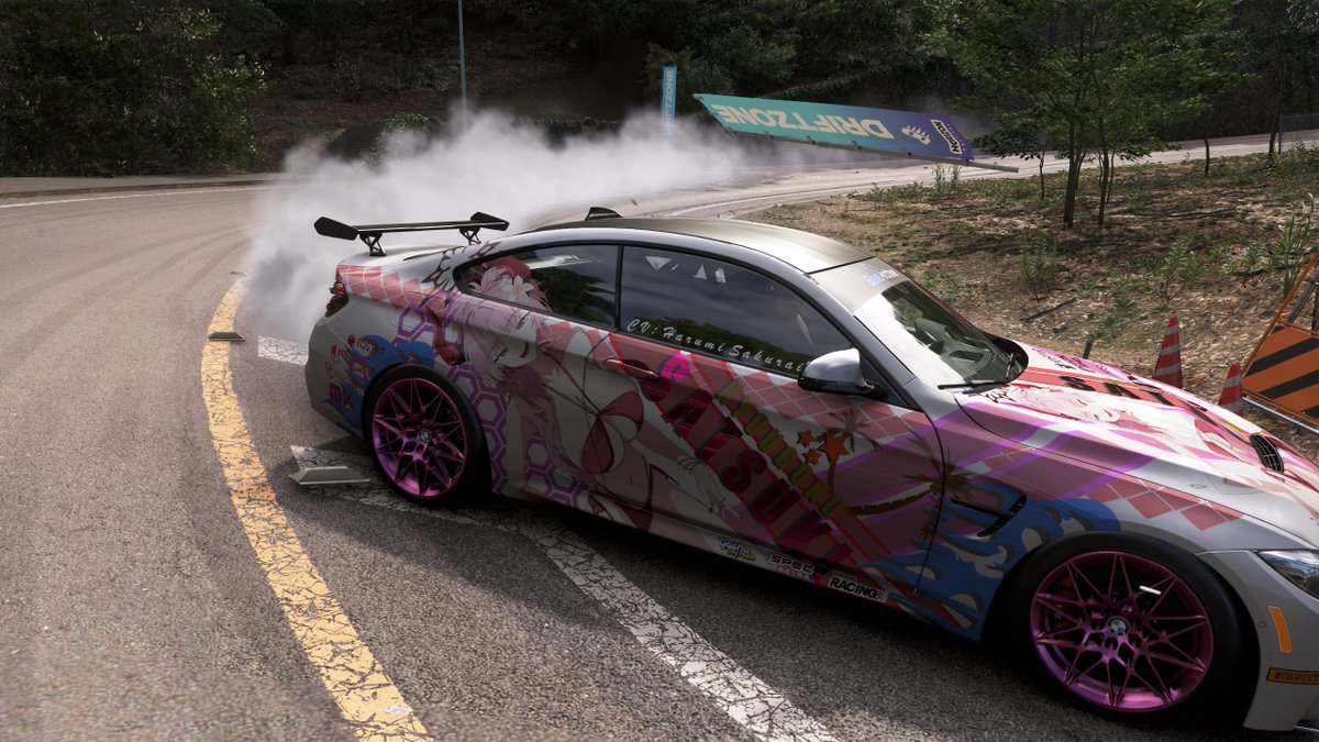 FH_SoulTang_17's tweet photo. #ForzaHorizon６ #FH6 
수영복 사츠키 다 만들었습니다!
공유받은 비닐을 차에 붙히면 공유가 안 된다는걸 깨닫고, 내가 직접 로고를 만들어서 좀 오래 걸렸네요. https://t.co/mGylmVj3H2