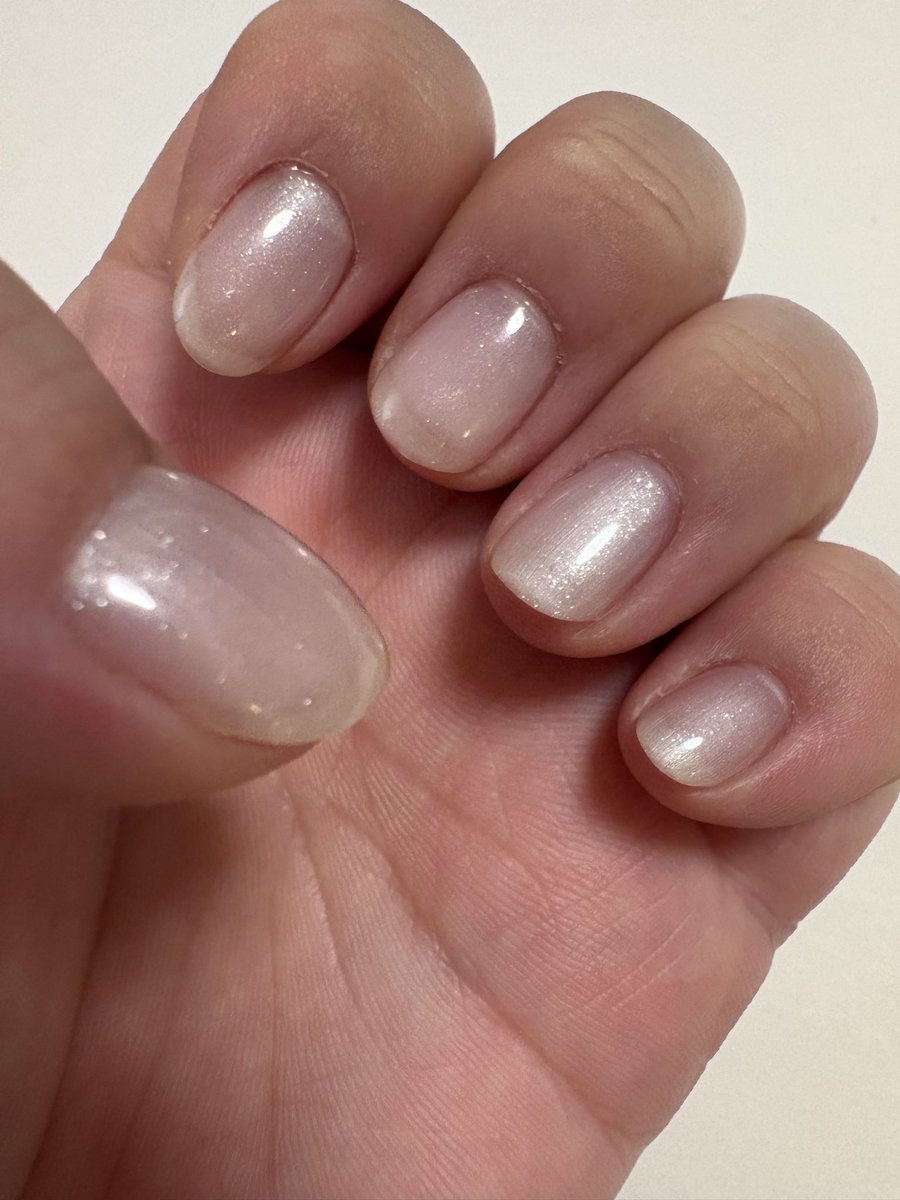 ami01217's tweet photo. 𝗇𝖾𝗐ℕ𝔸𝕀𝕃💅★*
パールのワンカラー可愛い🥰
爪の形少しずつ綺麗になってきた😌 https://t.co/WEqUJMUOl4
