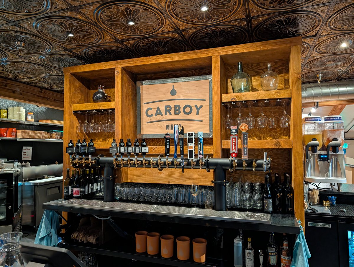 Springs411's tweet photo. Someone needs to hear this: Carboy Winery Colorado Springs has happy hour everyday from 3:00-6:00pm
#HappyHour #COShappyhour #ColoradoSprings #COspringsHappyHour #DailyHappyHourSpecials #Winery #WineBar #TastingRoom #WineOnTap #COS #COSdrinks
Photos courtesy of @CORealEstate411 https://t.co/cDtsOWTBvt
