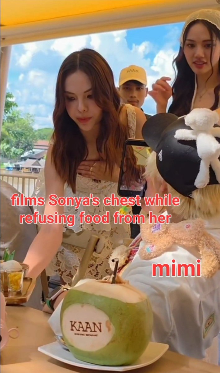 KarCheux19872's tweet photo. @NoXXXMoreXXX You're just jealous there's only mimi to ship with Lm 🤭 same mimi who pervs over Sonya. At least Kiki is respectful to both Sonya &amp; Lm.@lmsy_only 
 @lmsyslave_  @domijeune1 @q_statistic
#ลูกหมีซอนญ่า #LMSY
#lmlookmhee #sonyasaranphat https://t.co/xXNVYIDEXc