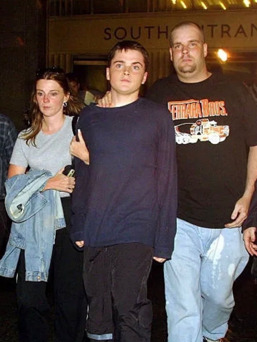 pedestrian's tweet photo. That crazy moment Robert Iler from The Sopranos faced 15 years in prison for robbing two tourists of forty dollars in Manhattan https://t.co/d66KcjXuDl