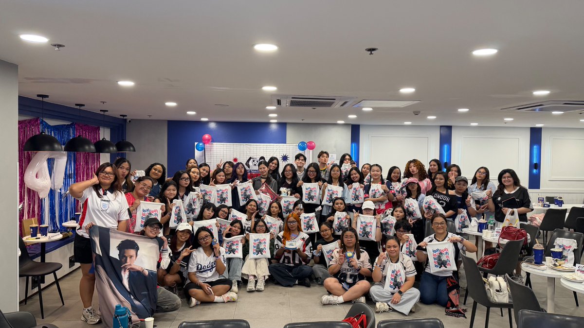 no47ash's tweet photo. Thank you everyone for coming to our very first cupsleeve event! We really hope you had fun. 🩷💙

Asahi, this is all for you. Advance happy birthday, our favorite soccer player no. 47! 🥳🎊⚽

#47TakesThePitch #ASAHI #아사히 https://t.co/Q2VI6Kv8B2