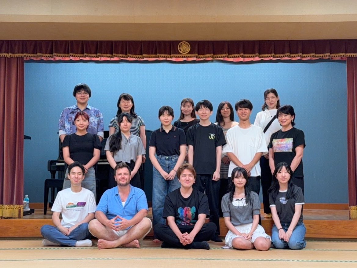 bokunatsu2017's tweet photo. #ぼくなつ2026 
第一期の全プログラムが終了しました☑️✨ 
上野星矢先生、ヴィルジール・アラゴ先生、そして全員の伴奏をしてくださった阿部大樹先生、誠にありがとうございます。
最終日は参加者全員でフルートアンサンブルを楽しみ、最後まで皆んなで音楽を囲む時間となりました。普段とは違う環境⬇️ https://t.co/DZlT19Ggls