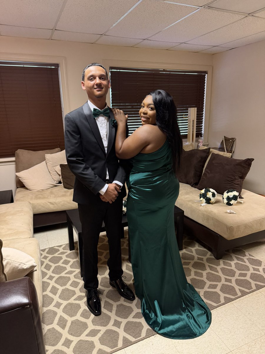 itzzzmorq's tweet photo. We did that!💯🔥
#explorepage #wedding #love #groomsman #maidofhonor https://t.co/xLKmNi4UuH