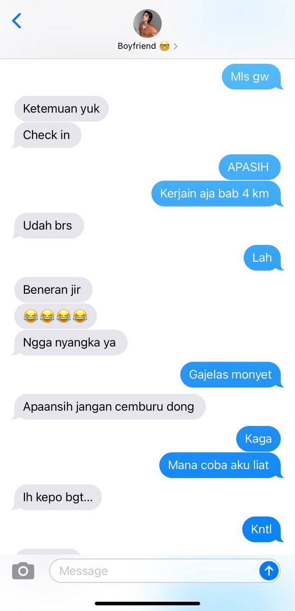 fishoutwaters's tweet photo. Daily chit-chat adrian adnan selama skripsian (few tweets au) https://t.co/cRIAR8AsWd