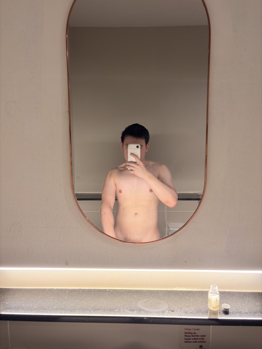 zjack1119's tweet photo. Mirror mirror on the wall https://t.co/b7qW9tQJqI