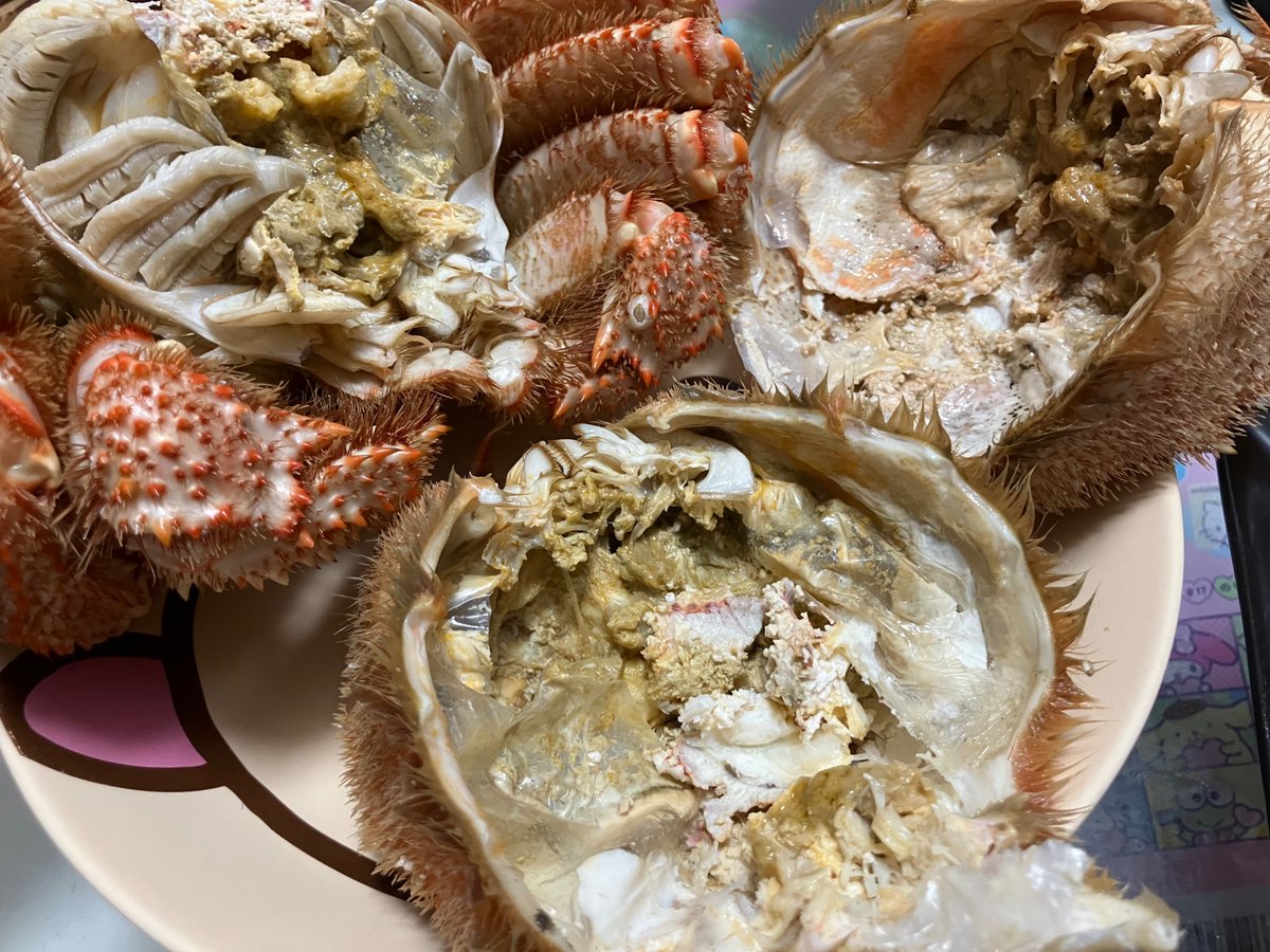yo_millennium's tweet photo. 明日からの仕事が嫌すぎるので、毛ガニで正気を保ちます

蟹味噌は妻はいらないのでいつも2杯分😙 https://t.co/xGmkM4sgHD