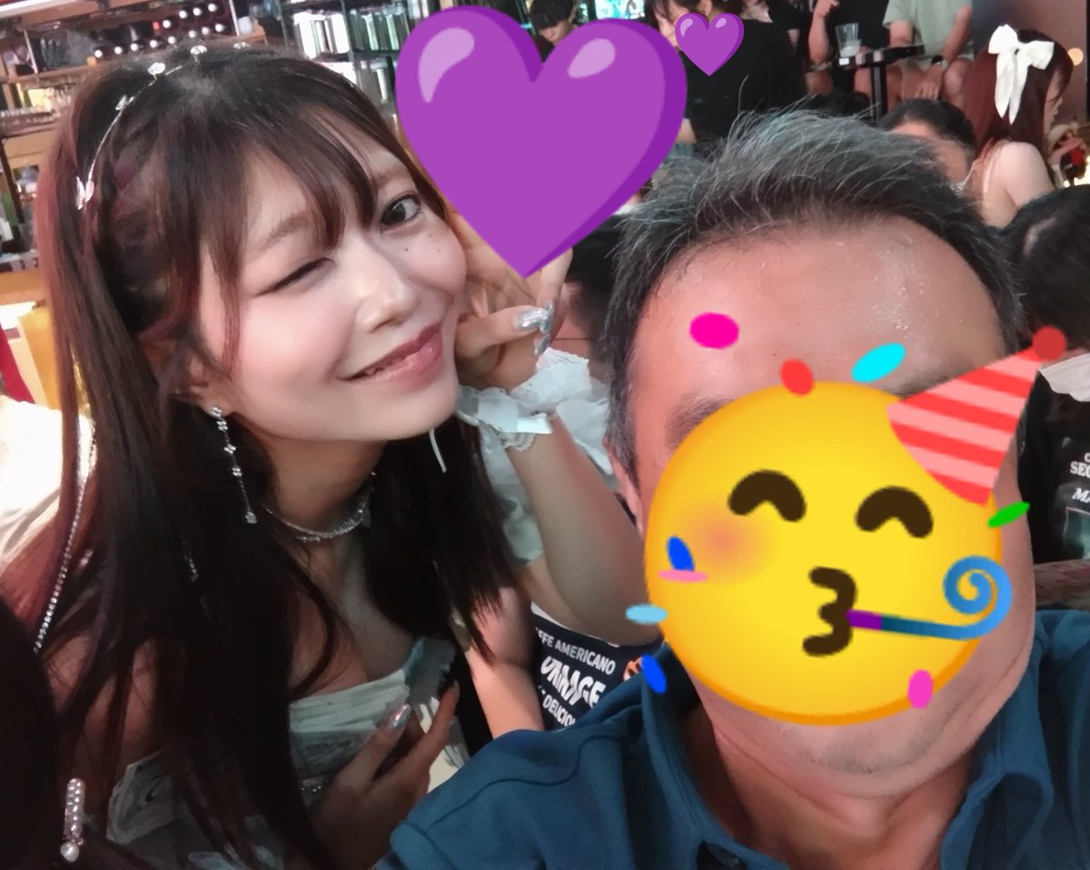 anokouta's tweet photo. 令和スター周年イベント

夏休みの六本木スタート

可愛いもねちゃんも好きです💜
マイクからのもねちゃんの声も新鮮🍎

この日はもねちゃんのリアルBIRTHDAYでした🎂

お誕生日おめでとう🎉

ツーショットの後シッカリ良いのをもらいました🤜😵‍💫
@mone_burlesque https://t.co/VEqkrbhE4Z