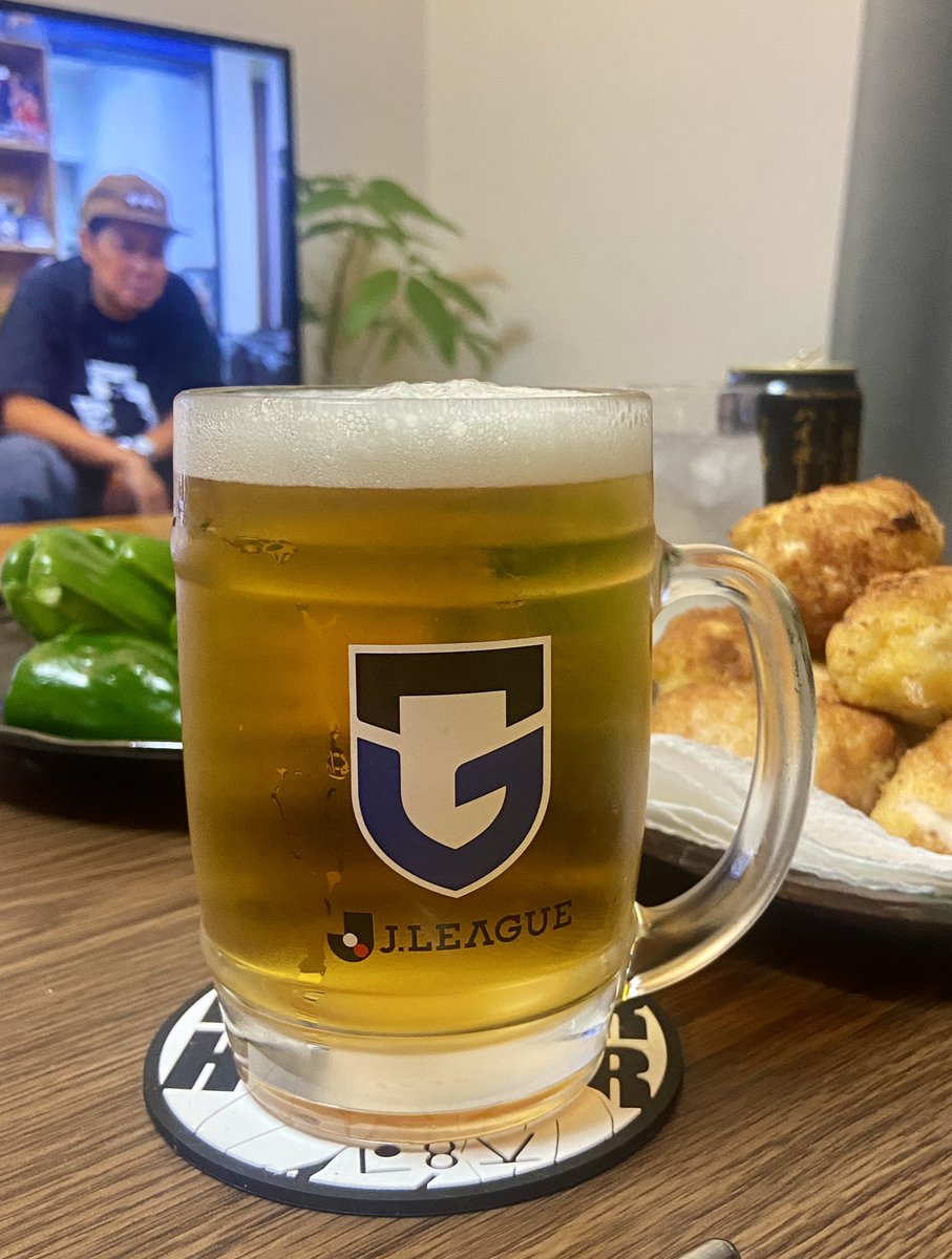 m_routi's tweet photo. 本日はお盆休み最終日😭9日もあった休みが一瞬でなくなりました。毎日お酒を呑んでただけでなんの成果も得られませんでした！！ただ応募してたJリーグのジョッキが届いたので今夜からこちらで乾杯です🍻もちろんガンバ大阪です🔥明日からお仕事頑張りましょう😂
#サン生ジョッキ
#おうちごはん #晩酌 https://t.co/1yTXC0dt0B