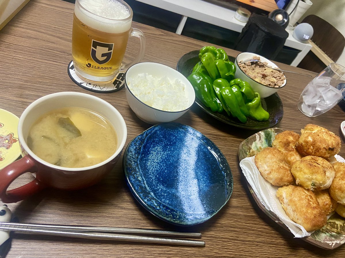 m_routi's tweet photo. 本日はお盆休み最終日😭9日もあった休みが一瞬でなくなりました。毎日お酒を呑んでただけでなんの成果も得られませんでした！！ただ応募してたJリーグのジョッキが届いたので今夜からこちらで乾杯です🍻もちろんガンバ大阪です🔥明日からお仕事頑張りましょう😂
#サン生ジョッキ
#おうちごはん #晩酌 https://t.co/1yTXC0dt0B