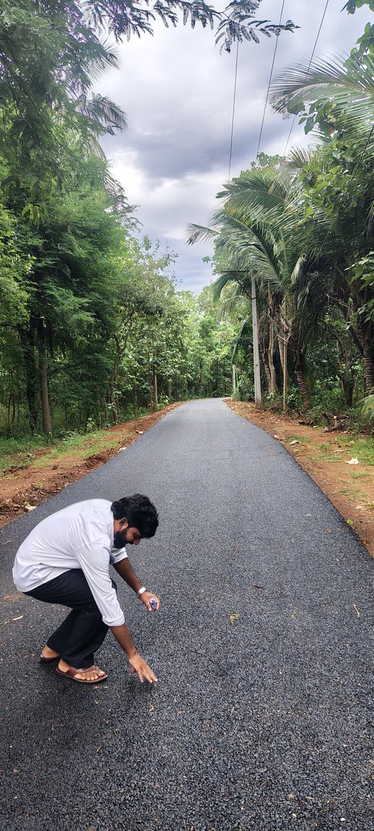 maheshkambala1's tweet photo. స్వతంత్రం తరువాత రోడ్డు 
@PawanKalyan గారి వల్లే సాధ్యం అయింది.

ఎక్కడో అరకు,పాడేరు,మన్యం జిల్లాలో కాదు అనకాపల్లి జిల్లా చోడవరం నుంచి 23 KM దూరంలో ఉన్న కానాడ గ్రామం రోడ్డు!!

70 లక్షల నిధులతో మేడివాడ నుంచి కానాడకు తారు రోడ్డు!! https://t.co/oP4fGmw1le