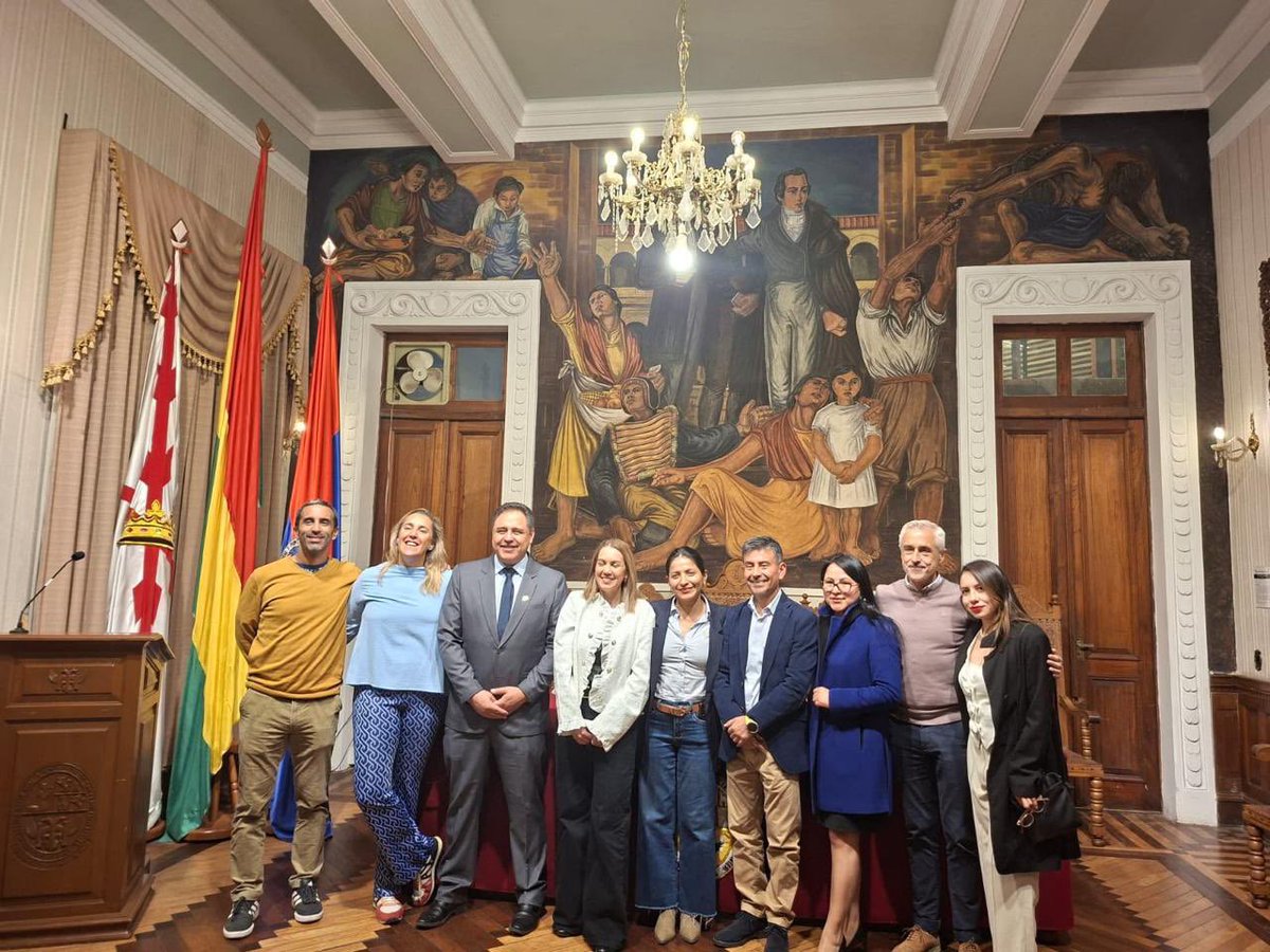 runningkidneys's tweet photo. Gran éxito de las Jornadas Internacionales de Nefrología – Simposio @SLANH_– @SENefrologia en Sucre, Bolivia 🇧🇴. Ciencia, intercambio y colaboración para fortalecer la nefrología en nuestra región. ¡Felicitaciones a organizadores y participantes! 👏🩺 #TodosSomosSLANH https://t.co/4Phpq7DADk