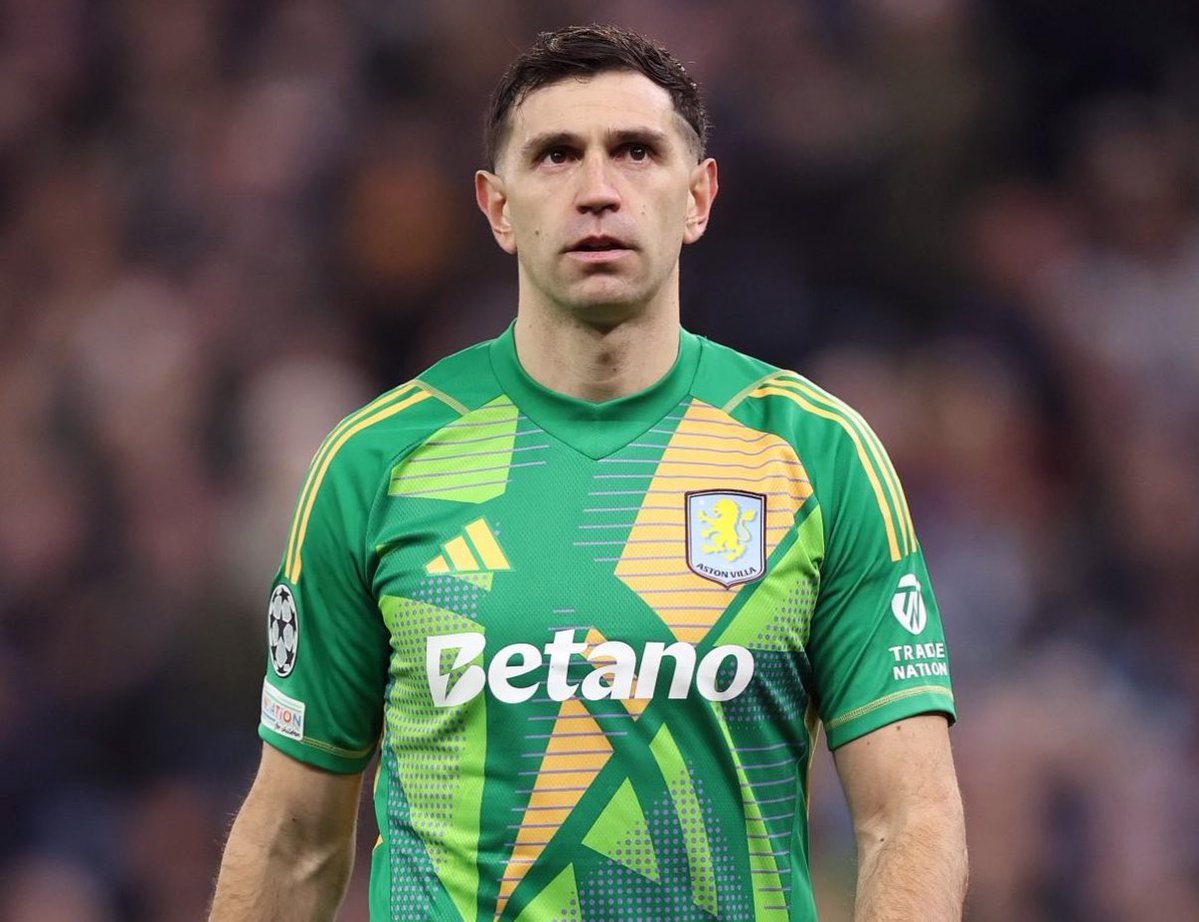 MBinNawaf's tweet photo. 🚨 Juventus’ interest in Emiliano Martínez makes sense beyond the name. At 33, he offers elite experience, penalty-saving pedigree and the mentality for high-pressure games.

The real question is valuation: €6–7m fixed could be a bargain for Juventus
 if Aston Villa lower their demands