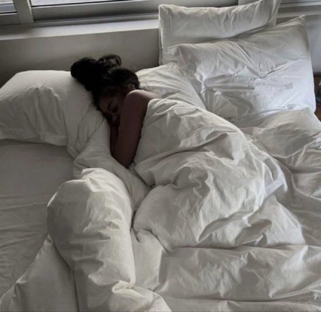 Lush_Beauty1's tweet photo. Sunday naps are honestly therapy at this point 🥹🤌🏽 https://t.co/UsuxiOAhP7